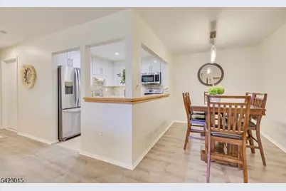 95 Sapphire Ln, Franklin Township, NJ 08823 - Photo 5