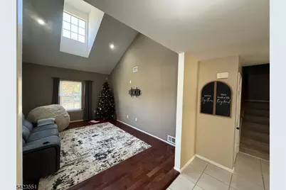 2 Sapphire Ln, Franklin Township, NJ 08823 - Photo 5