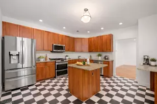 123 Turlington Ct, Livingston, NJ 07039 - Photo 3