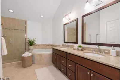 123 Turlington Ct, Livingston, NJ 07039 - Photo 9