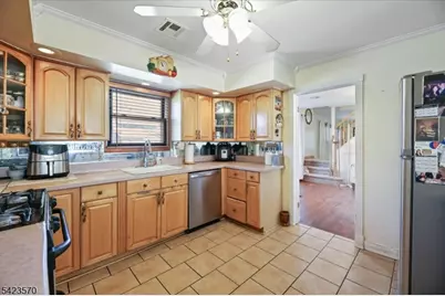 439 Fairview Ave, Woodbridge Township, NJ 07067 - Photo 7