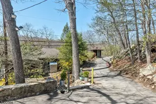 27 Middle Rd, Bloomingdale, NJ 07403 - Photo 19