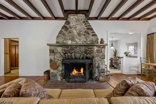 27 Middle Rd, Bloomingdale, NJ 07403 - Photo 9