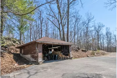 27 Middle Road, Bloomingdale, NJ 07403 - Photo 5