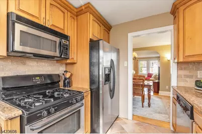 111 Columbia Ave, Cranford Township, NJ 07016 - Photo 11