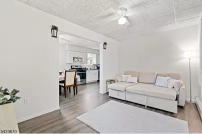 632 Chase Ave, Lyndhurst Township, NJ 07071 - Photo 3