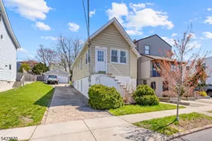 632 Chase Ave, Lyndhurst Township, NJ 07071 - Photo 1