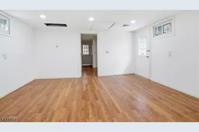 905 N Washington Ave, Green Brook Township, NJ 08812 - Photo 33