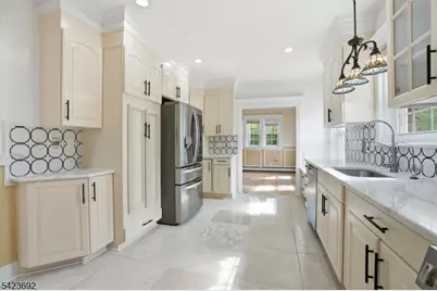 905 N Washington Ave, Green Brook Township, NJ 08812 - Photo 11