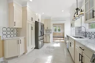 905 N Washington Ave, Green Brook Township, NJ 08812 - Photo 11