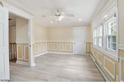905 N Washington Ave, Green Brook Township, NJ 08812 - Photo 17