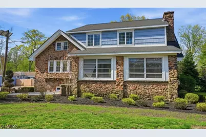905 N Washington Ave, Green Brook Township, NJ 08812 - Photo 1