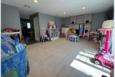 33 Woodsedge Ave, Mount Olive, NJ 07828 - Photo 19