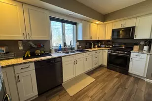 33 Woodsedge Ave, Mount Olive, NJ 07828 - Photo 9