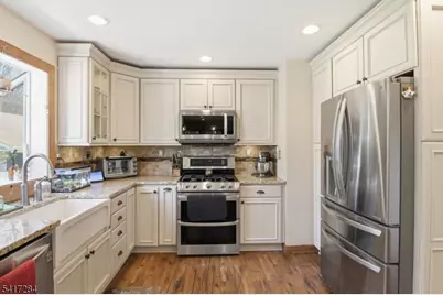 27 Heather Hills Dr, Jefferson Township, NJ 07438 - Photo 9