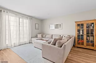 100-31 Shearwater Ct, Jersey City, NJ 07305 - Photo 3