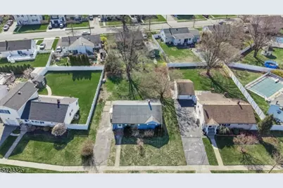 25 Stiles Ct, Pompton Lakes, NJ 07442 - Photo 7