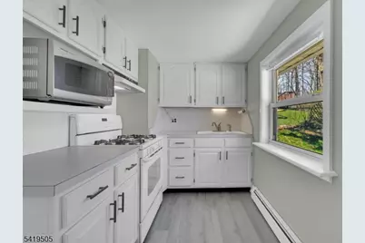 28 Oriole Rd, Jefferson Township, NJ 07438 - Photo 13