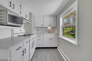 28 Oriole Rd, Jefferson Township, NJ 07438 - Photo 13