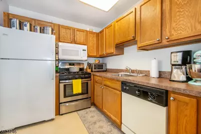 366 Cambridge Dr, Butler, NJ 07405 - Photo 13