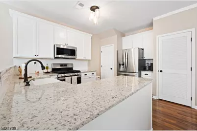 8 Scarlet Oak Dr, Montgomery Township, NJ 08540 - Photo 13