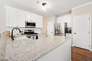 8 Scarlet Oak Dr, Montgomery Township, NJ 08540 - Photo 13