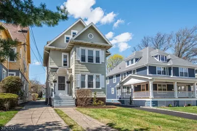 32 Irving St, Montclair, NJ 07042 - Photo 3