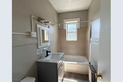 16 Irving St Apt #C6, Newark, NJ 07112 - Photo 9