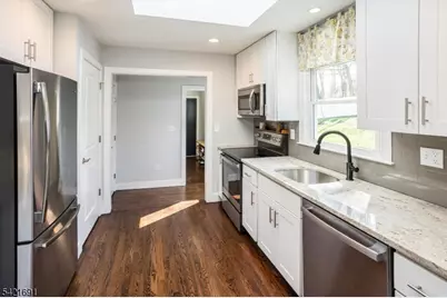 4 Valley View Rd, Chester, NJ 07930 - Photo 13