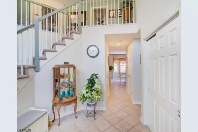 8 Mulberry Ct, Roxbury Township, NJ 07876 - Photo 5