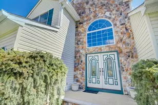 8 Mulberry Ct, Roxbury Township, NJ 07876 - Photo 3