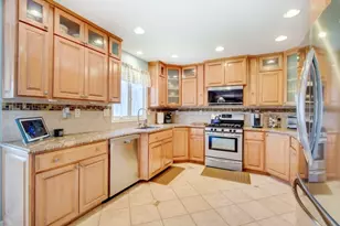 8 Mulberry Ct, Roxbury Township, NJ 07876 - Photo 13