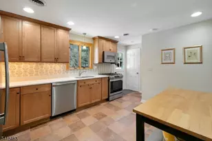 55 Carlton Rd, Long Hill Township, NJ 07946 - Photo 9