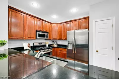 106 Rock Creek Dr, Clifton, NJ 07014 - Photo 17