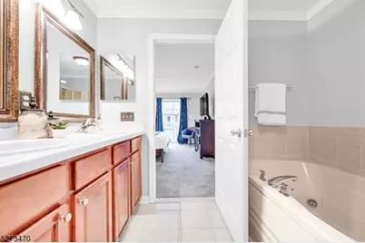 106 Rock Creek Dr, Clifton, NJ 07014 - Photo 33