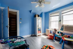 427 Robins St, Roselle, NJ 07203 - Photo 9