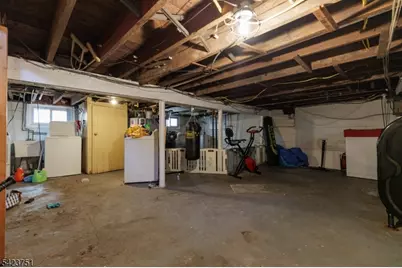 427 Robins St, Roselle, NJ 07203 - Photo 33