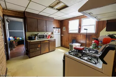 427 Robins St, Roselle, NJ 07203 - Photo 21