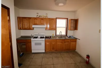 294 Park Ave, Newark, NJ 07107 - Photo 15