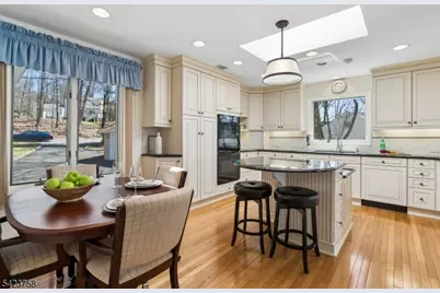 201 S New Jersey Ave, Jefferson Township, NJ 07849 - Photo 17