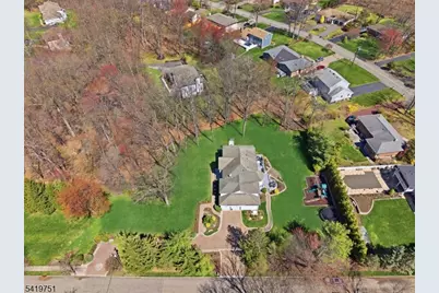 28 Woodshire Ter, Montville Township, NJ 07082 - Photo 5