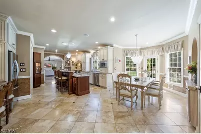 28 Woodshire Ter, Montville Township, NJ 07082 - Photo 11