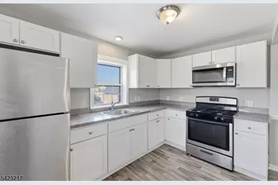 131 La Monte Ave, Bound Brook, NJ 08805 - Photo 13