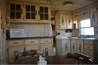 10 Watergate Dr, High Bridge, NJ 08829 - Photo 9