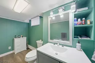 4 Glencove Rd, Parsippany, NJ 07950 - Photo 39