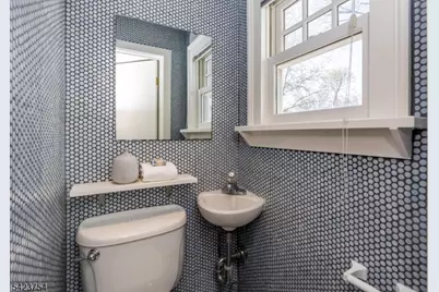 83 Essex Ave, Montclair, NJ 07042 - Photo 17