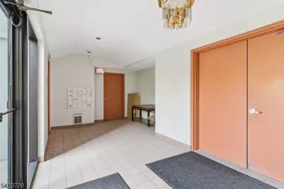 200 Paterson Ave 1A, East Rutherford, NJ 07073 - Photo 5