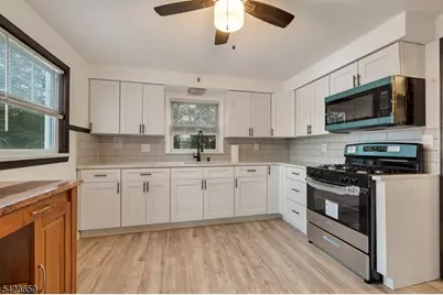 34 N 15th Ave, Manville, NJ 08835 - Photo 7