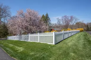 64 W Rayburn Rd, Long Hill Township, NJ 07946 - Photo 29