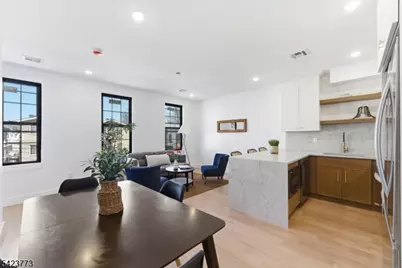 113 Oak St, Jersey City, NJ 07304 - Photo 5